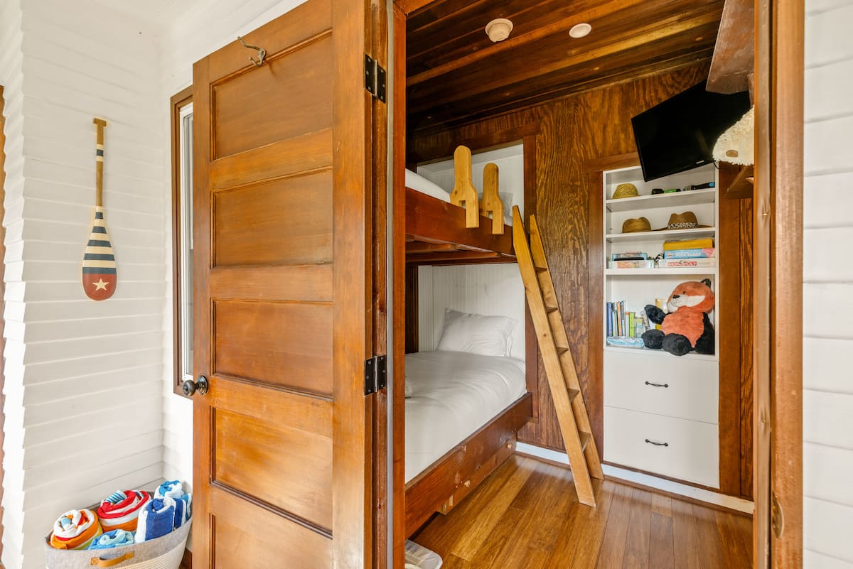 Bunk bed nook with paddle decor
